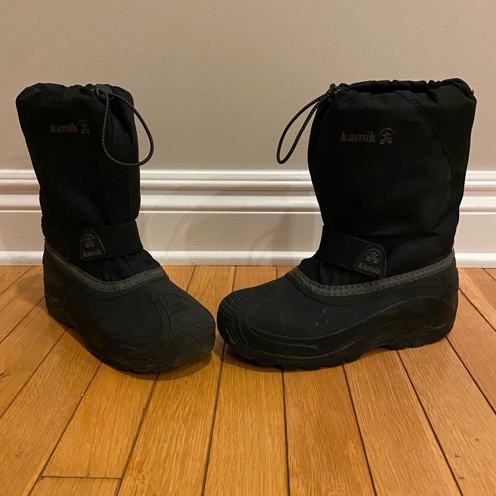 Gently used boys Kamik winter boots